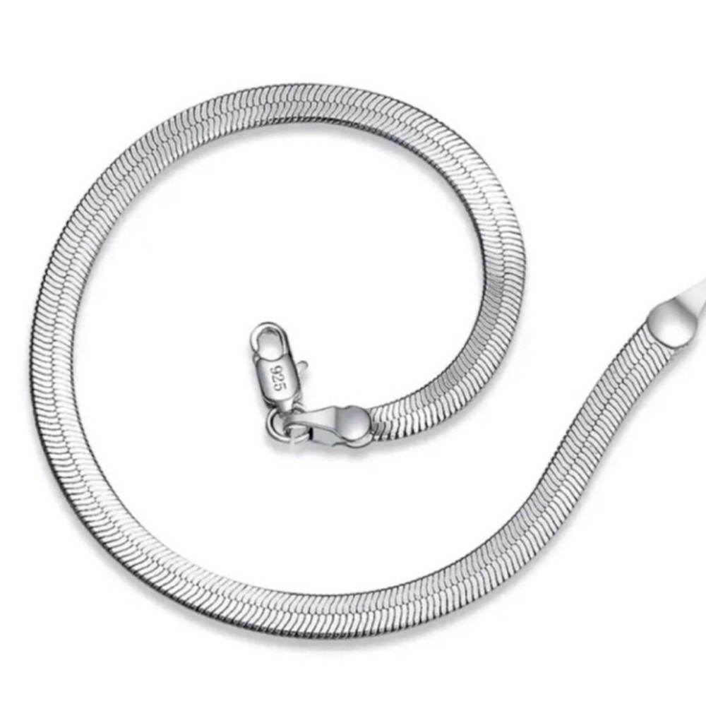Sterling silver ladies snake style bracelet